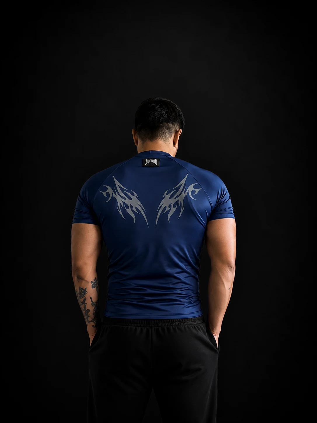 Camiseta OUFIVE azul rey, vista posterior